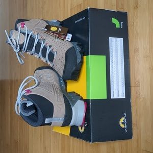 La Sportiva Pyramid GTX Hiking Boots Women's size 7.5 in Taupe/Beet